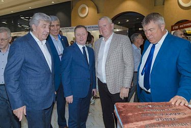 «Строительный салон-2025» – это место встречи бизнеса и власти